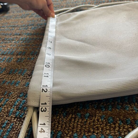 Nike Metallic Silver Mesh Drawstring Sack Sport String Unisex Backpack Bag - Picture 6 of 9